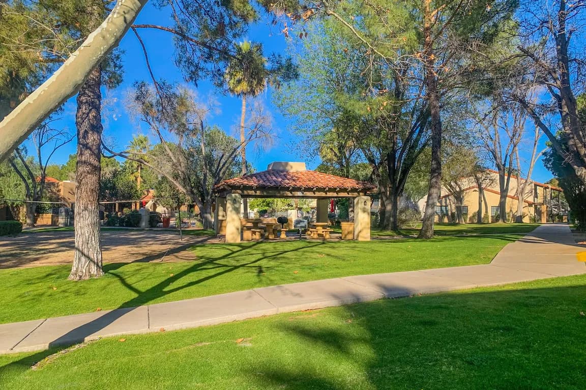 La Hacienda Apartment Homes photo 1