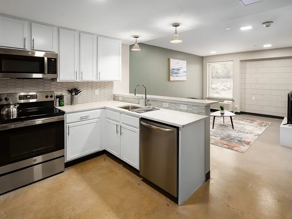 Tower on Tenth thumbnail 2