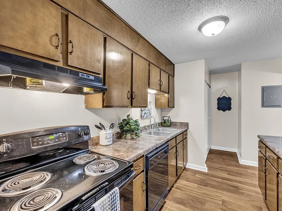 Aspen Village Apartment Homes thumbnail 3