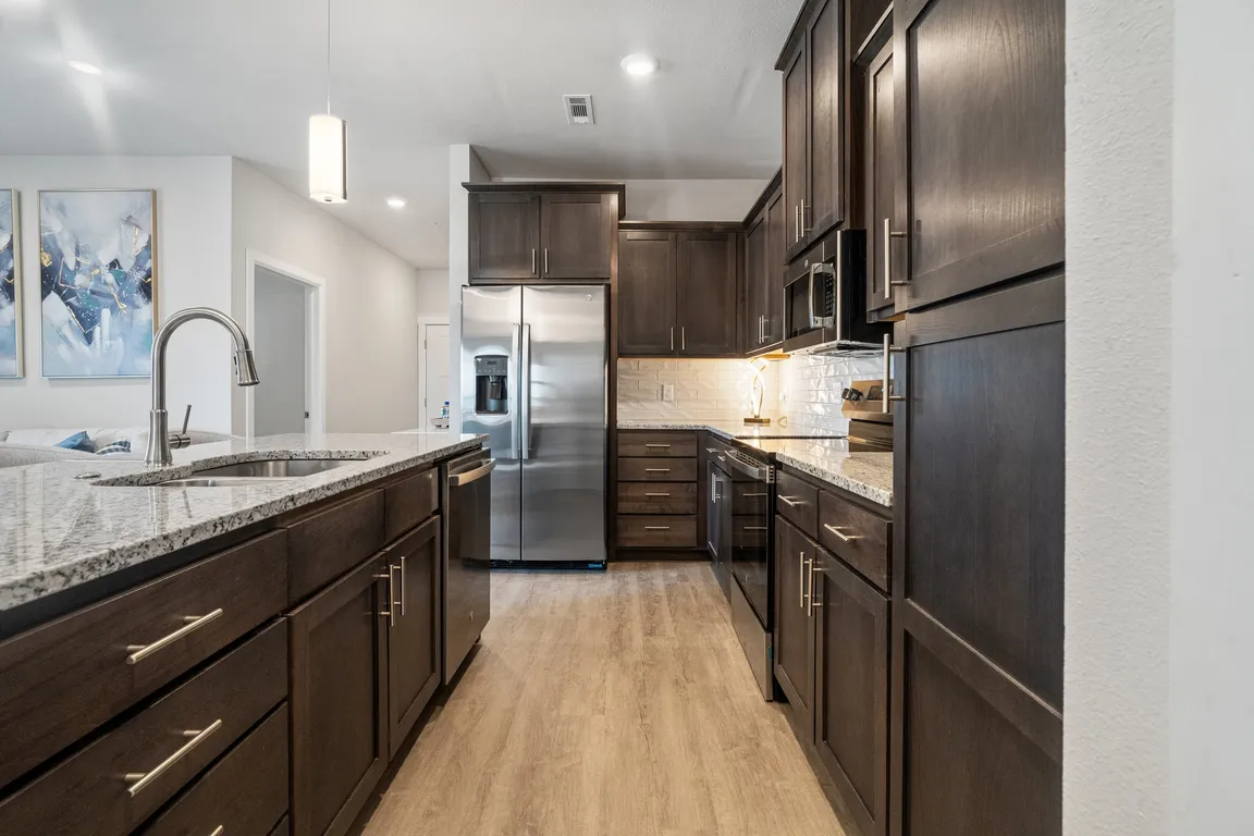 102 West Crossing photo 1