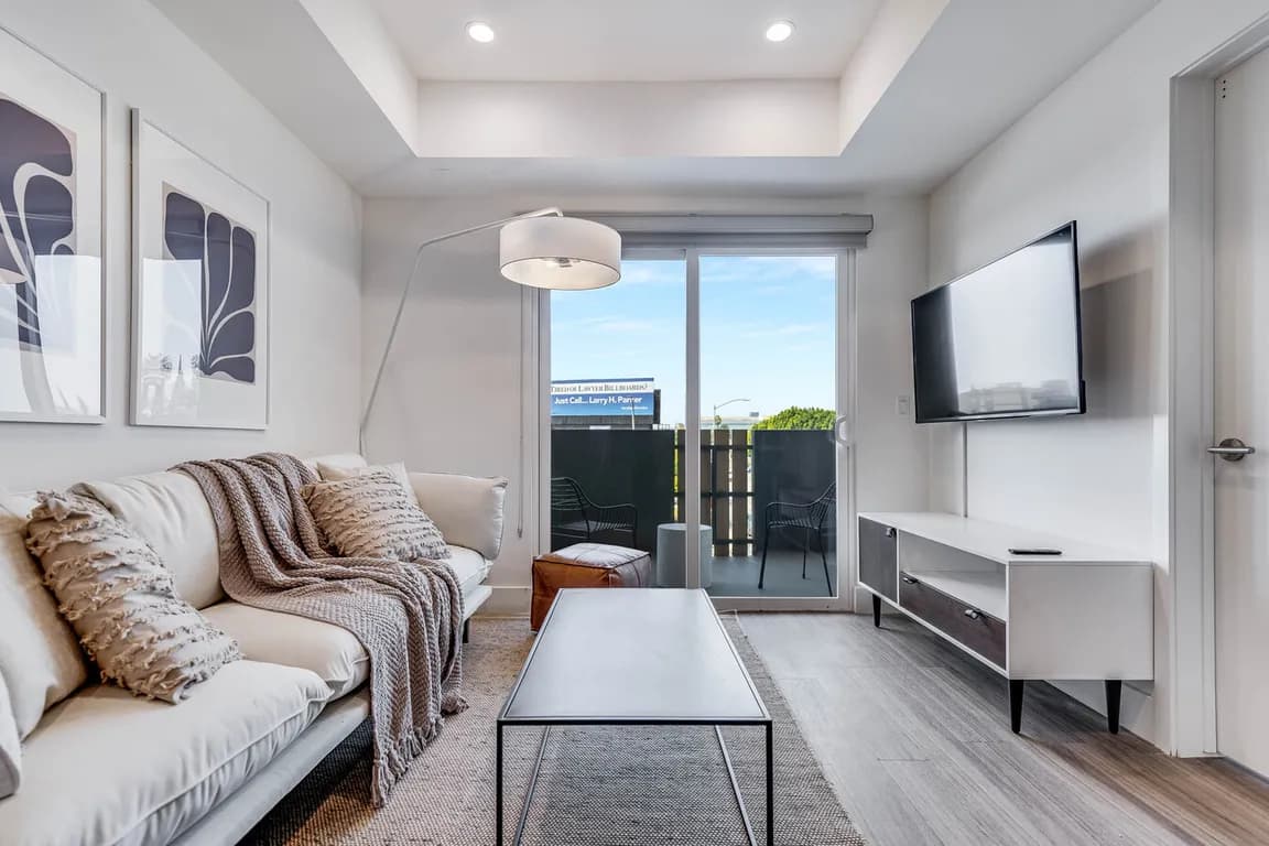 Ecco Fountain thumbnail 2