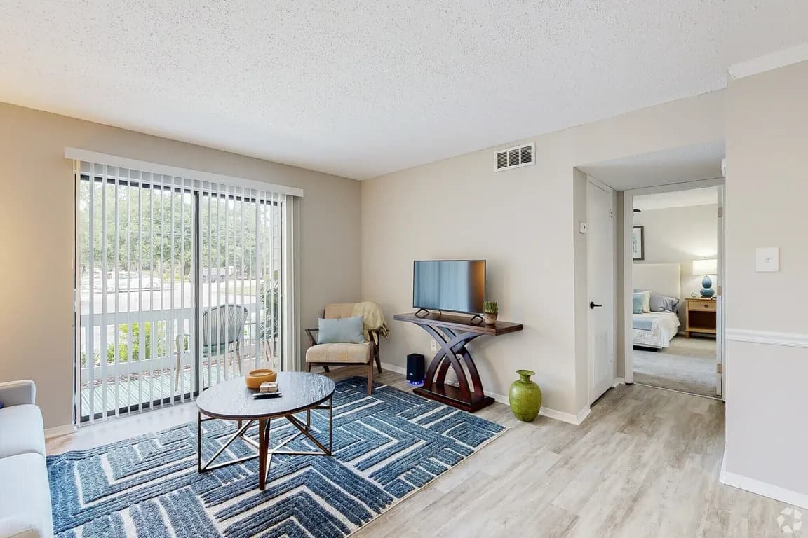 Park West Apartments thumbnail 2