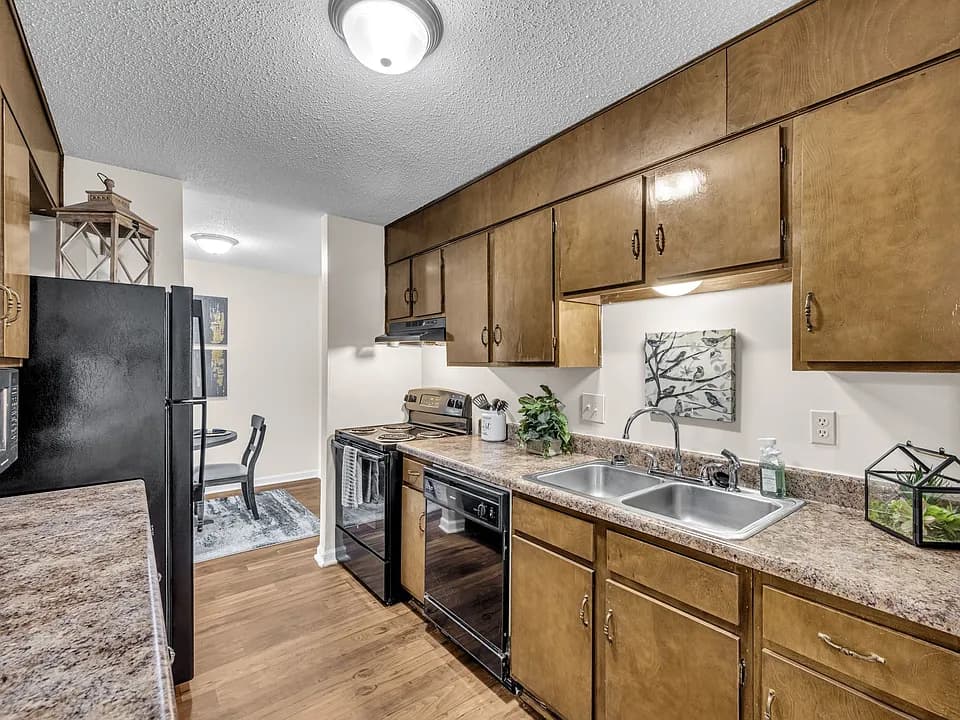 Aspen Village Apartment Homes thumbnail 2