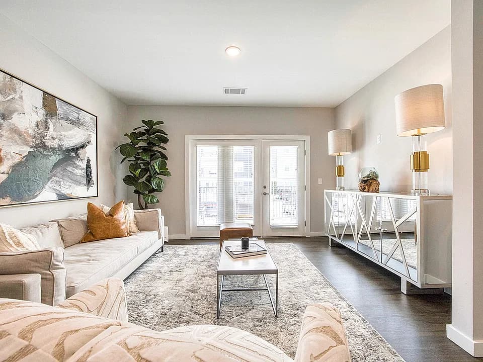 Landmark Apartments thumbnail 2