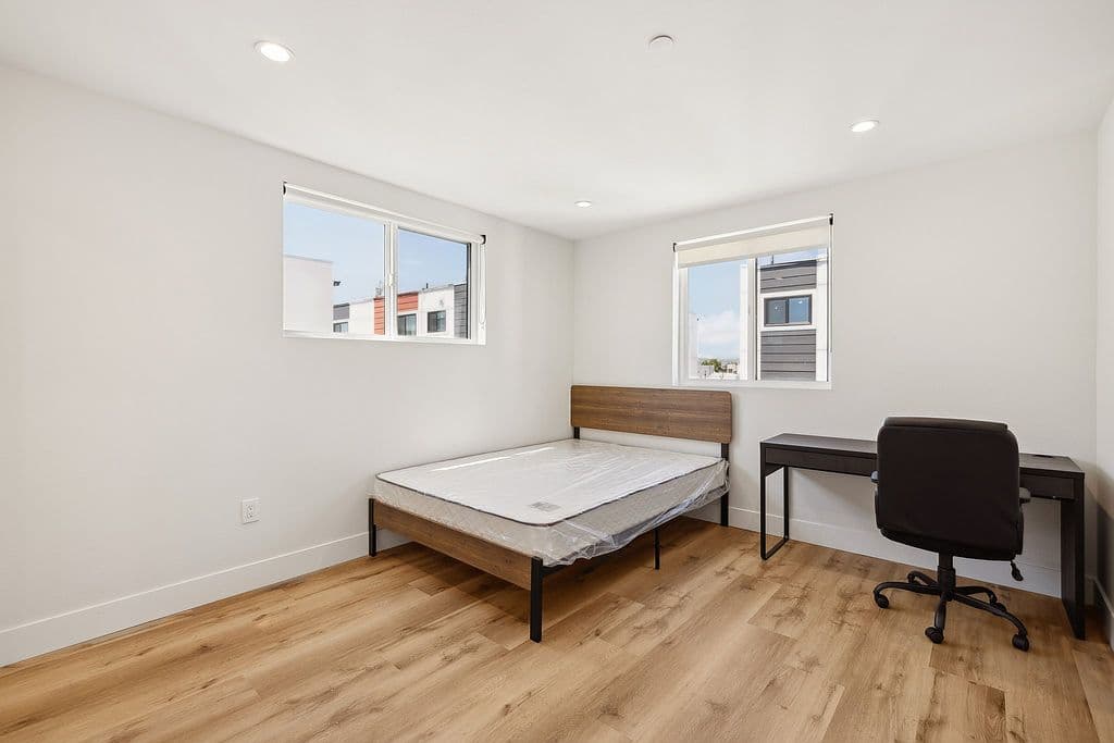 1326 W 35th Pl thumbnail 5